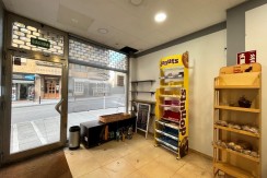 Local Muy Comercial Acondicionado Actualmente Como Panadería En Zona Ayuntamiento
