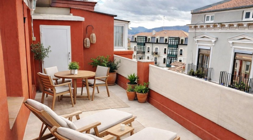 Luz, Encanto y Una Terraza Para Disfrutar