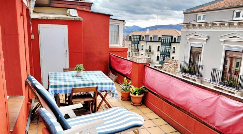 Luz, Encanto y Una Terraza Para Disfrutar