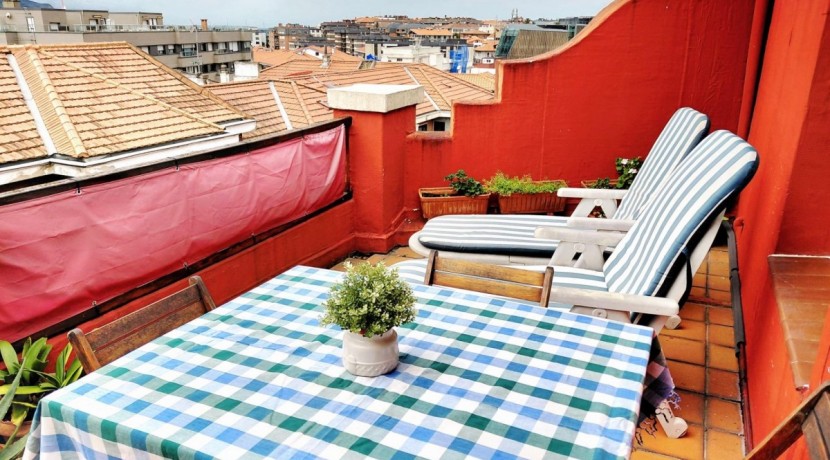 Luz, Encanto y Una Terraza Para Disfrutar