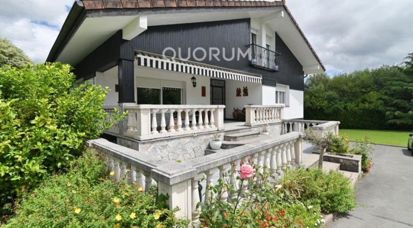 MAGNÍFICA CASA EN MUNGIA