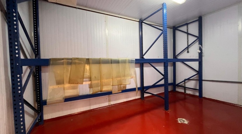 Nave Industrial Equipado Con Camáras de Frio En Zona Arteagoiti