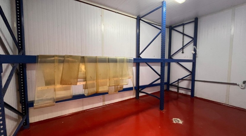 Nave Industrial Equipado Con Camáras de Frio En Zona Arteagoiti