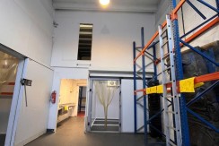 Nave Industrial Equipado Con Camáras de Frio En Zona Arteagoiti