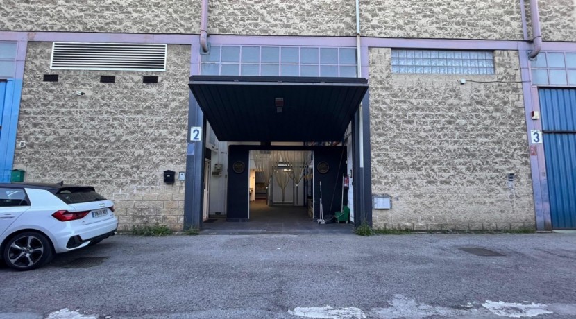 Nave Industrial Equipado Con Camáras de Frio En Zona Arteagoiti