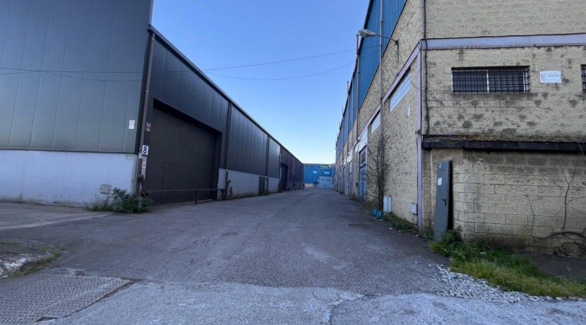 Nave Industrial Equipado Con Camáras de Frio En Zona Arteagoiti