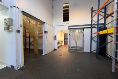 Nave Industrial Equipado Con Camáras de Frio En Zona Arteagoiti