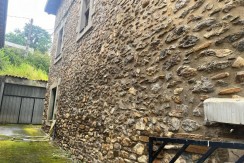 ¡OPORTUNIDAD! Vivienda Bifamiliar De Piedra Para Decorar A Tu Gusto Con Terreno y Tejado Reformado en Zeberio