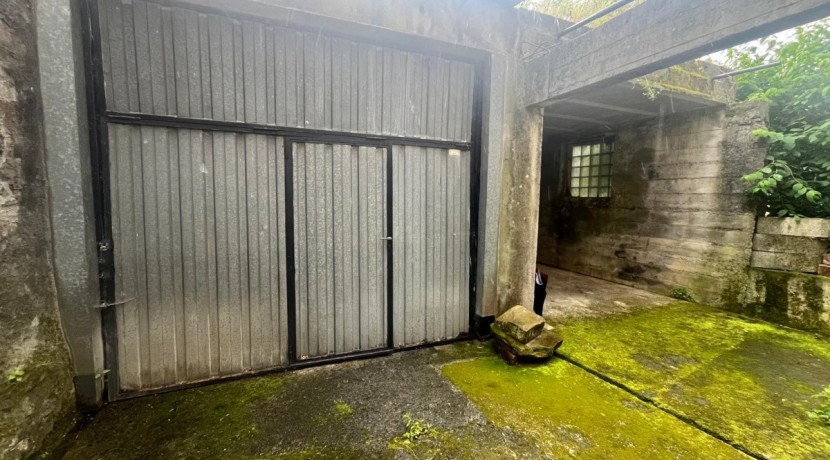 ¡OPORTUNIDAD! Vivienda Bifamiliar De Piedra Para Decorar A Tu Gusto Con Terreno y Tejado Reformado en Zeberio