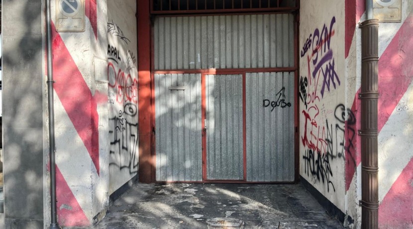 Parcela De Garaje Amplia En Zona Ayuntamiento