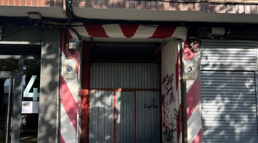 Parcela De Garaje Amplia En Zona Ayuntamiento