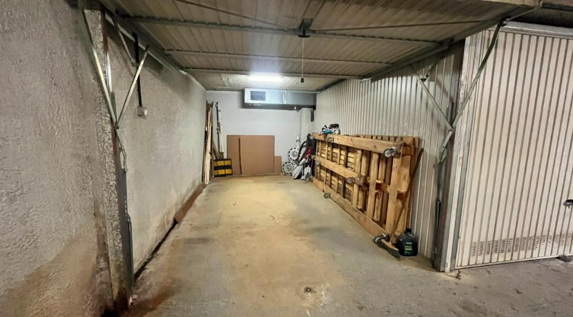 Parcela de Garaje Cerrada Amplia En Zona San Miguel