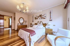 PISAZO De 5 Dormitorios y 2 Baños Con Ascensor Cota Cero y Balcón En Pleno Centro de Basauri