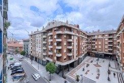 PISAZO De 5 Dormitorios y 2 Baños Con Ascensor Cota Cero y Balcón En Pleno Centro de Basauri