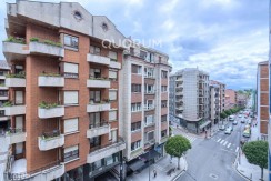 PISAZO De 5 Dormitorios y 2 Baños Con Ascensor Cota Cero y Balcón En Pleno Centro de Basauri