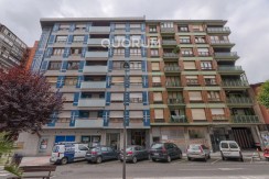 PISAZO De 5 Dormitorios y 2 Baños Con Ascensor Cota Cero y Balcón En Pleno Centro de Basauri