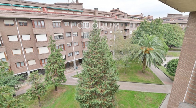 Pisazo Para Entrar A Vivir Con Ascensor A Cota 0 De 2 Habitaciones En Zabalgane