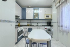 Piso Amplio Totalmente Exterior De 3 Dormitorios y 2 Baños Con Ascensor Cota 0, Garaje y Trastero Incluidos en Aperribai