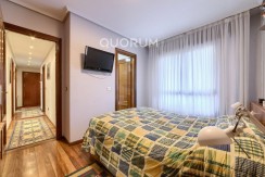 Piso Amplio Totalmente Exterior De 3 Dormitorios y 2 Baños Con Ascensor Cota 0, Garaje y Trastero Incluidos en Aperribai
