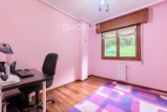 Piso Amplio Totalmente Exterior De 3 Dormitorios y 2 Baños Con Ascensor Cota 0, Garaje y Trastero Incluidos en Aperribai