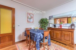 Piso Amplio Totalmente Exterior De 3 Dormitorios y 2 Baños Con Ascensor Cota 0, Garaje y Trastero Incluidos en Aperribai