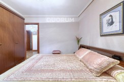 Piso Amplio y Luminoso De 3 Dorm. y 2 Baños Con Parcela de Garaje y Trastero Incluidos y Ascensor Cota 0 En Zona Ariz