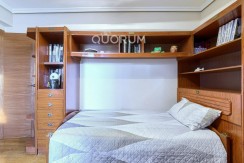 Piso Amplio y Luminoso De 3 Dorm. y 2 Baños Con Parcela de Garaje y Trastero Incluidos y Ascensor Cota 0 En Zona Ariz