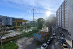 Piso Amplio y Luminoso De 3 Dorm. y 2 Baños Con Parcela de Garaje y Trastero Incluidos y Ascensor Cota 0 En Zona Ariz