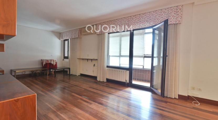 Piso Céntrico De 3 Habitaciones 2 Baños y Garaje Directo