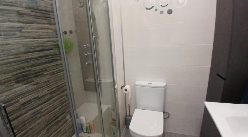 Piso Con Ascensor A Cota 0 De 3 Habitaciones Y Camarote En El Centro De Usansolo