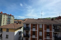Piso Con Ascensor A Cota 0 De 3 Habitaciones Y Camarote En El Centro De Usansolo