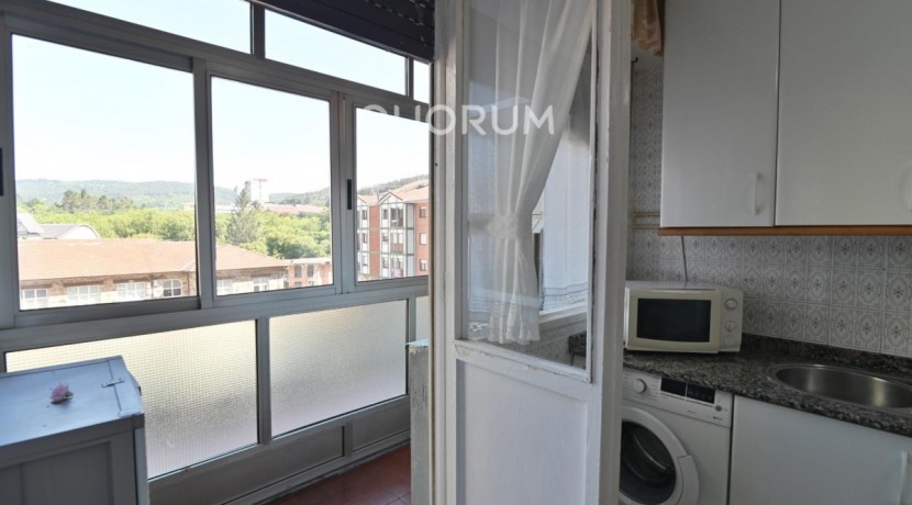 Piso Con Ascensor De 3 Habitaciones En El Centro De Usansolo
