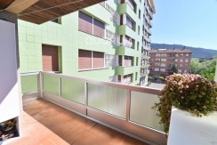 Piso Con Ascensor De 3 Habitaciones En El Centro De Usansolo