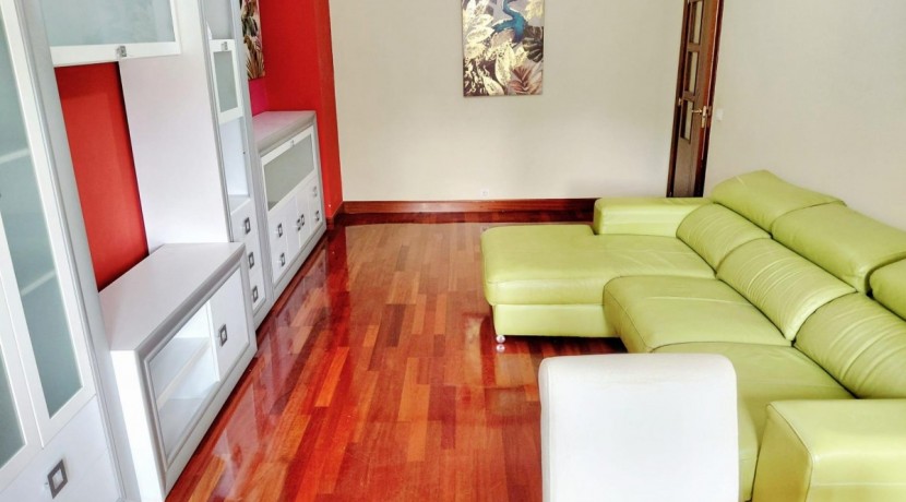 Piso Con Camarote Y Garaje En El Polígono Rojo De Algorta