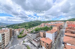 Piso De 2 Dormitorios (Origen 3) y 2 Baños Con Parcela De Garaje, Dos Ascensores y Balcón Con Vistas Despejadas En Zona Ayuntamiento