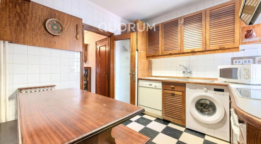 Piso De 2 Dormitorios (Origen 3) y 2 Baños Con Parcela De Garaje, Dos Ascensores y Balcón Con Vistas Despejadas En Zona Ayuntamiento