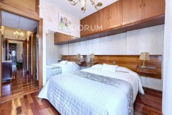 Piso De 2 Dormitorios (Origen 3) y 2 Baños Con Parcela De Garaje, Dos Ascensores y Balcón Con Vistas Despejadas En Zona Ayuntamiento