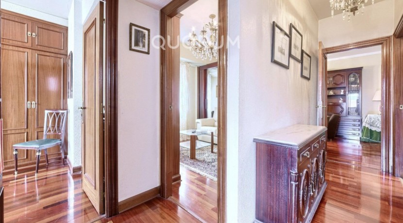 Piso De 2 Dormitorios (Origen 3) y 2 Baños Con Parcela De Garaje, Dos Ascensores y Balcón Con Vistas Despejadas En Zona Ayuntamiento