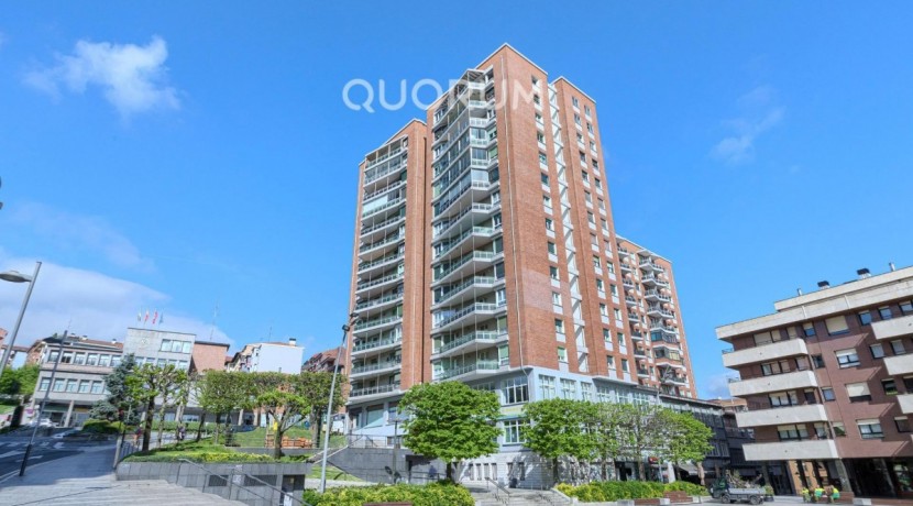 Piso De 2 Dormitorios (Origen 3) y 2 Baños Con Parcela De Garaje, Dos Ascensores y Balcón Con Vistas Despejadas En Zona Ayuntamiento