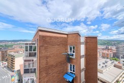 Piso De 2 Dormitorios (Origen 3) y 2 Baños Con Parcela De Garaje, Dos Ascensores y Balcón Con Vistas Despejadas En Zona Ayuntamiento