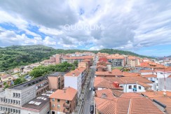 Piso De 2 Dormitorios (Origen 3) y 2 Baños Con Parcela De Garaje, Dos Ascensores y Balcón Con Vistas Despejadas En Zona Ayuntamiento