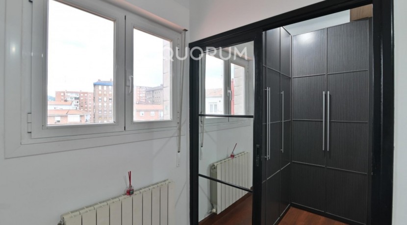 Piso de 2 Habitaciones En Zona Tranquila