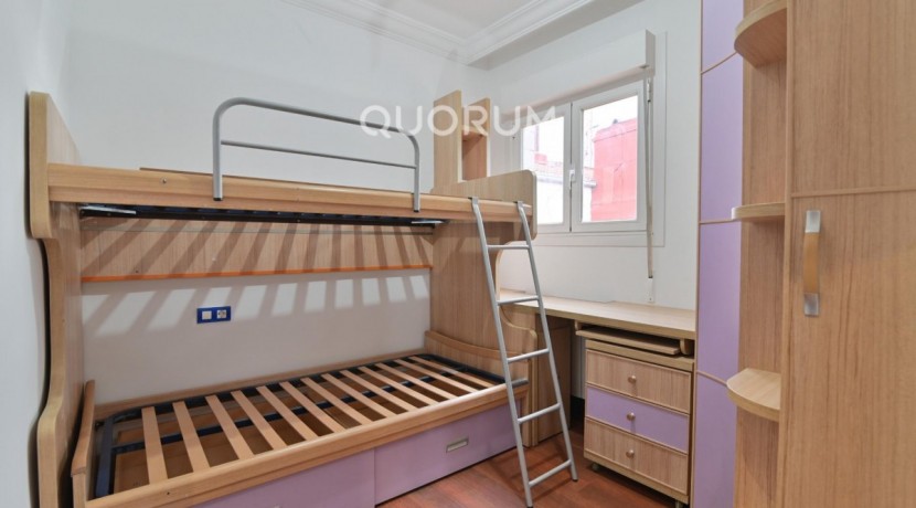 Piso de 2 Habitaciones En Zona Tranquila