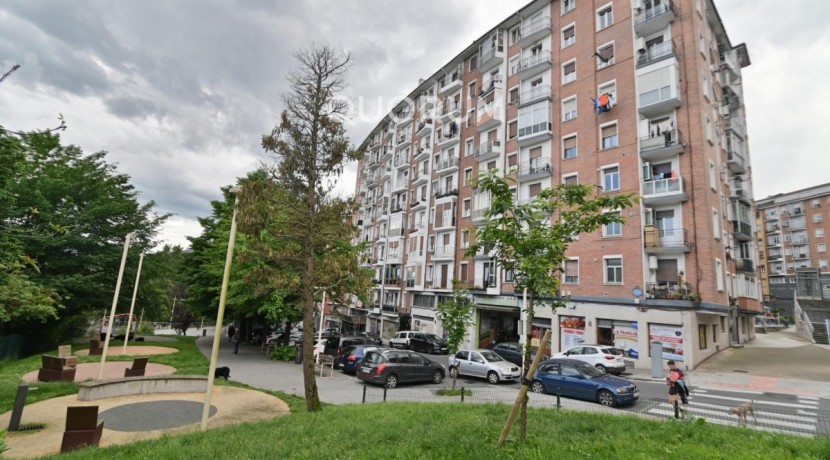 Piso de 2 Habitaciones En Zona Tranquila