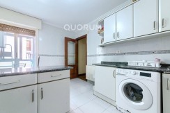 Piso De 3 Dormitorios Con 3 Balcones, Ascensor Cota 0 y Fachada Rehabilitada En Pleno Centro