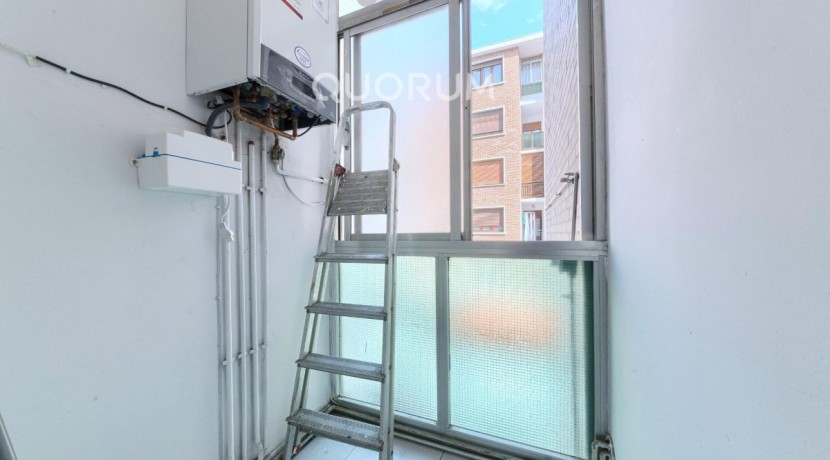 Piso De 3 Dormitorios Con 3 Balcones, Ascensor Cota 0 y Fachada Rehabilitada En Pleno Centro