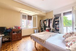 Piso De 3 Dormitorios Con 3 Balcones, Ascensor Cota 0 y Fachada Rehabilitada En Pleno Centro