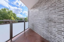 Piso De 3 Dormitorios Con 3 Balcones, Ascensor Cota 0 y Fachada Rehabilitada En Pleno Centro