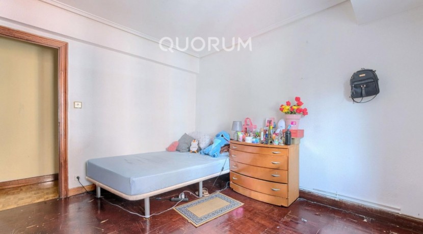 Piso De 3 Dormitorios Con 3 Balcones, Ascensor Cota 0 y Fachada Rehabilitada En Pleno Centro