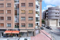 Piso De 3 Dormitorios Con 3 Balcones, Ascensor Cota 0 y Fachada Rehabilitada En Pleno Centro